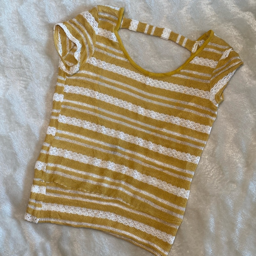 Fashion T-shirt yellow white open back knitted light